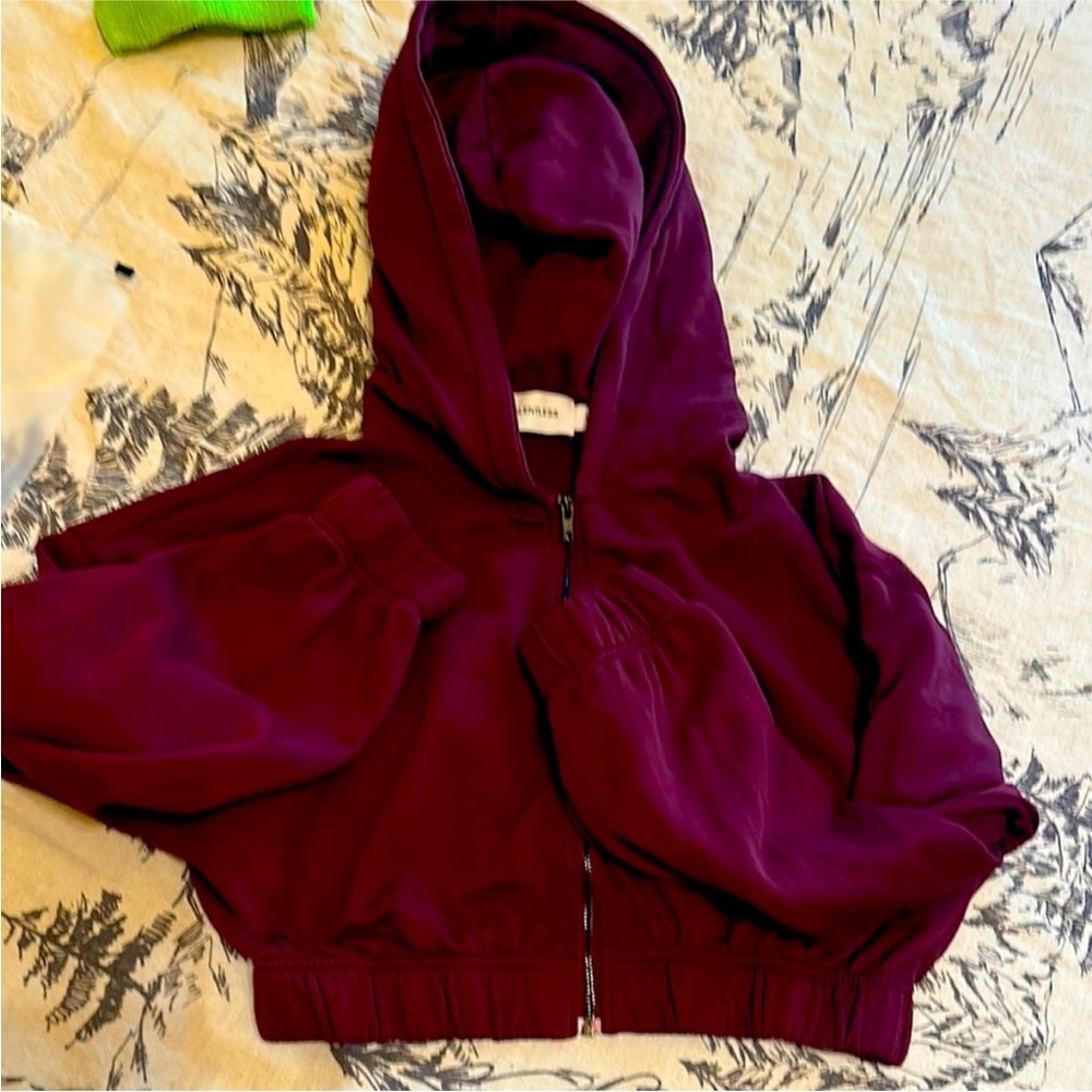Talentless WOMENS ZIP CROP JACKET Medium in Cherry Cola - Picture 4 of 4